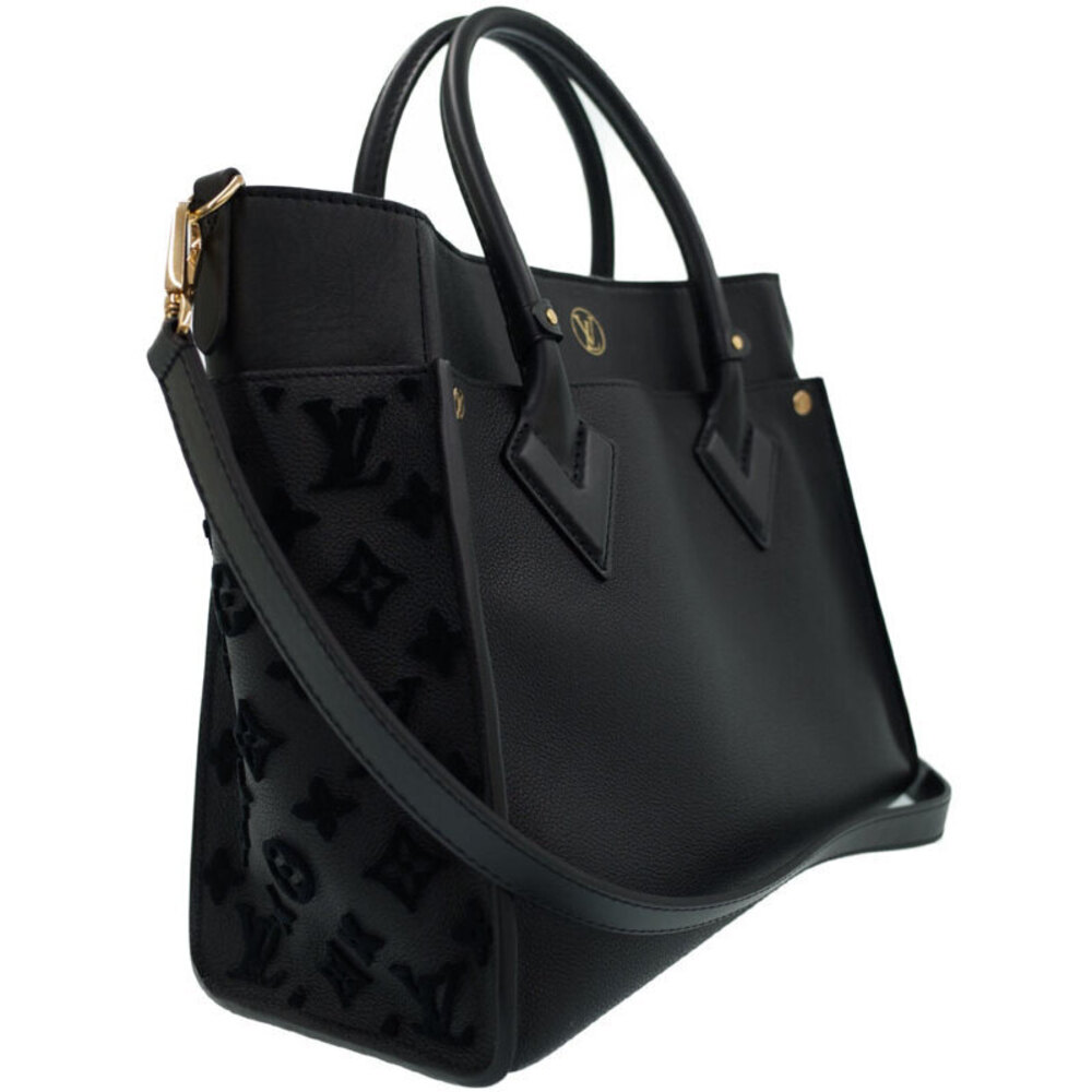 Louis Vuitton Shoulder Side Bag On Black My